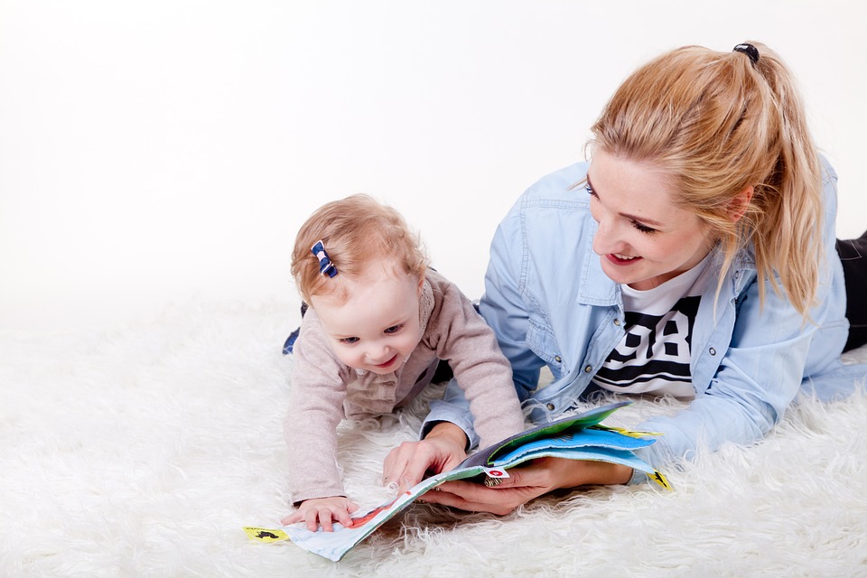 5 reasons why signing is great for your baby 1 Baby reading